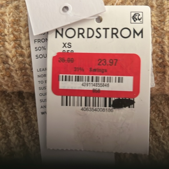 NWT xs oversized sweater will fit up to small - Picture 3 of 4